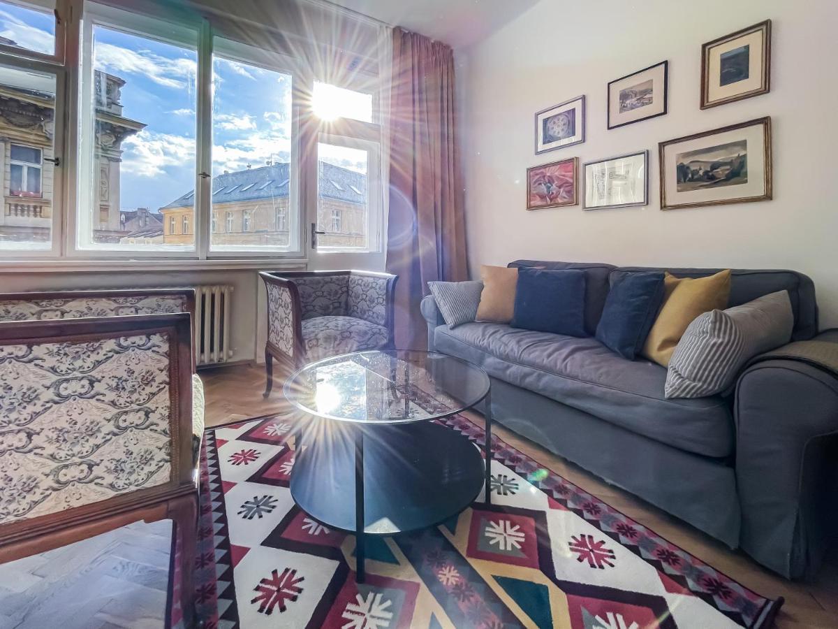 Turnkey I Vintage Terrace Apartment Prag Eksteriør billede