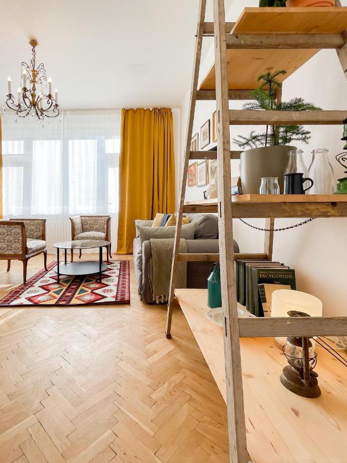 Turnkey I Vintage Terrace Apartment Prag Eksteriør billede