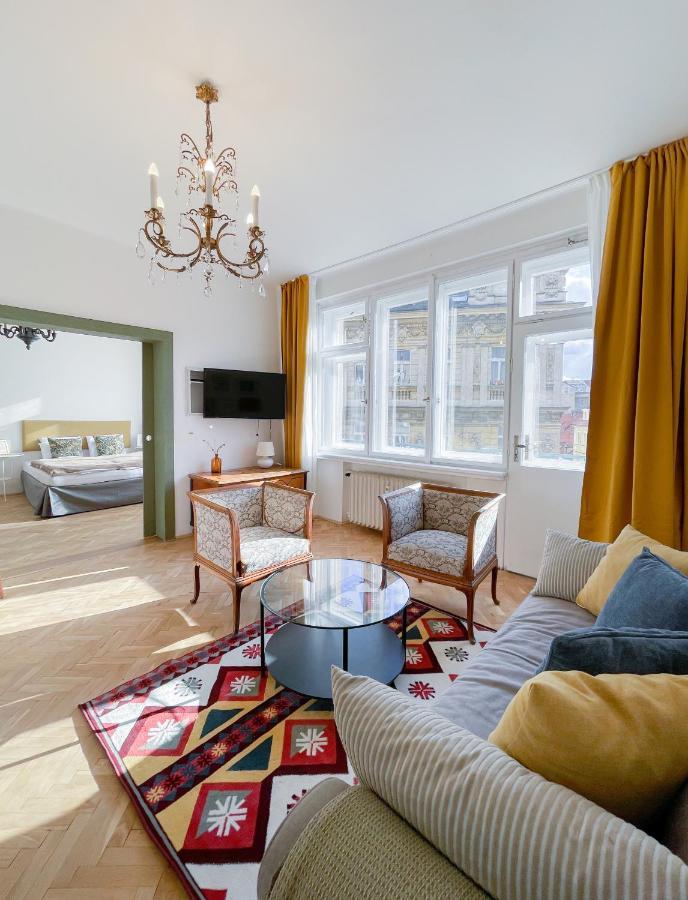 Turnkey I Vintage Terrace Apartment Prag Eksteriør billede