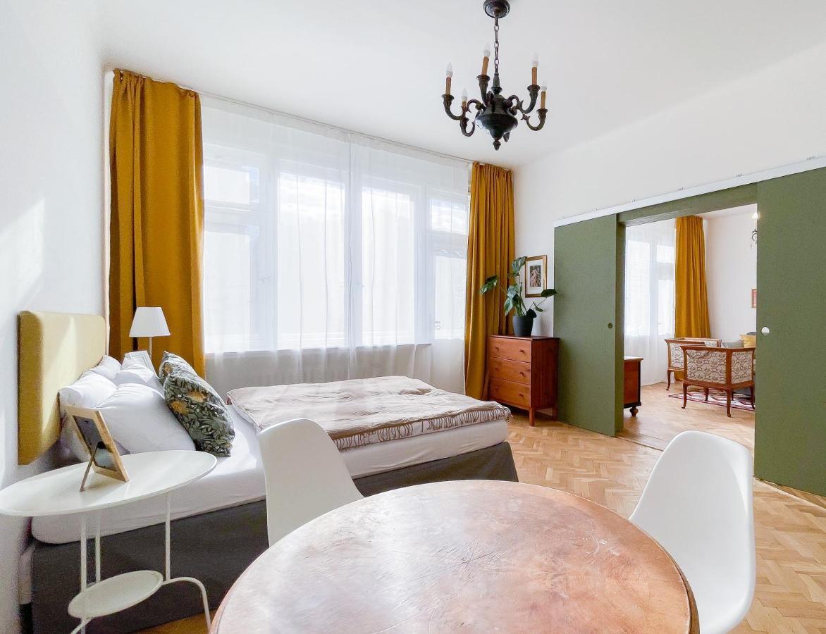 Turnkey I Vintage Terrace Apartment Prag Eksteriør billede